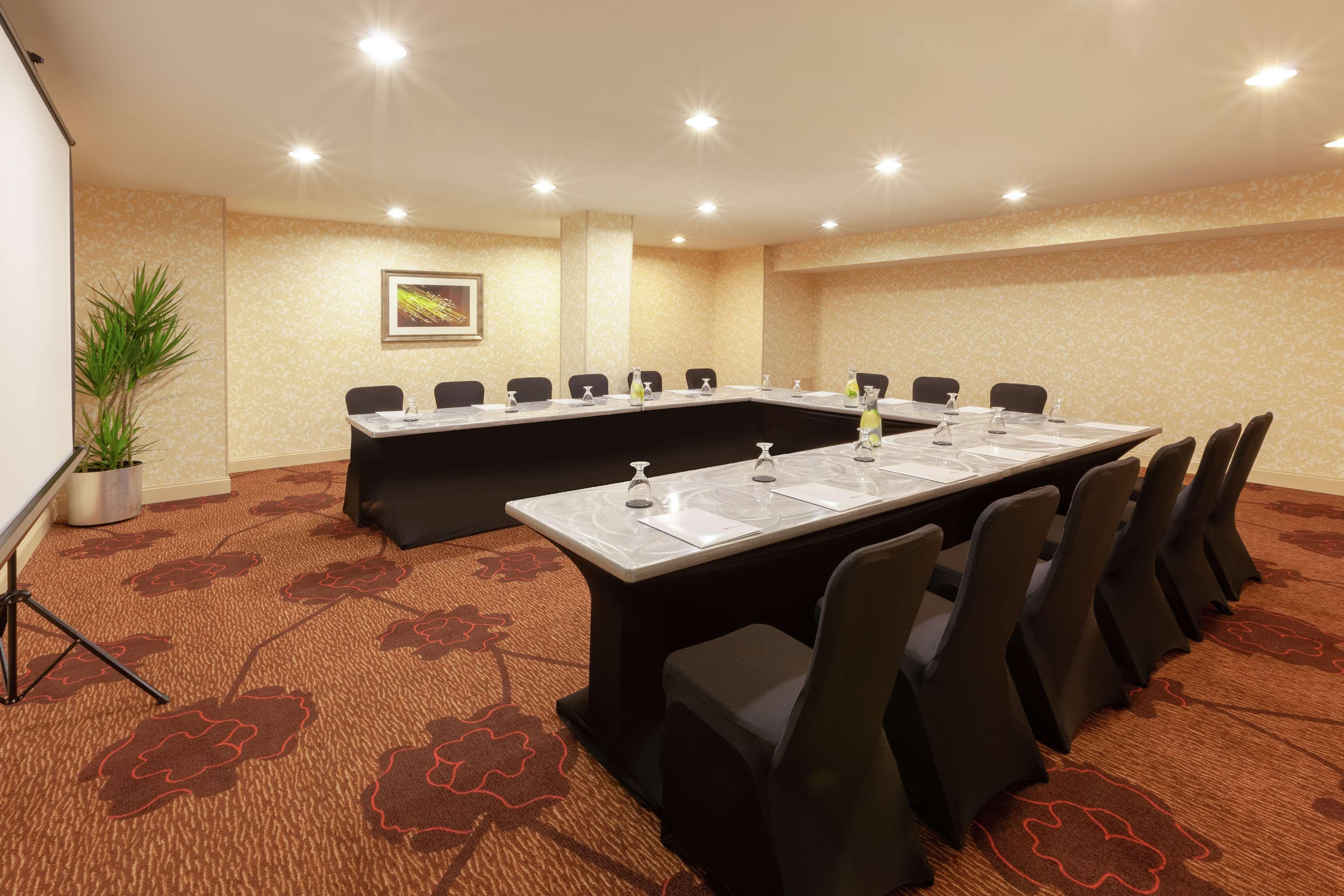 Hilton Garden Inn Pittsburgh University Place Extérieur photo