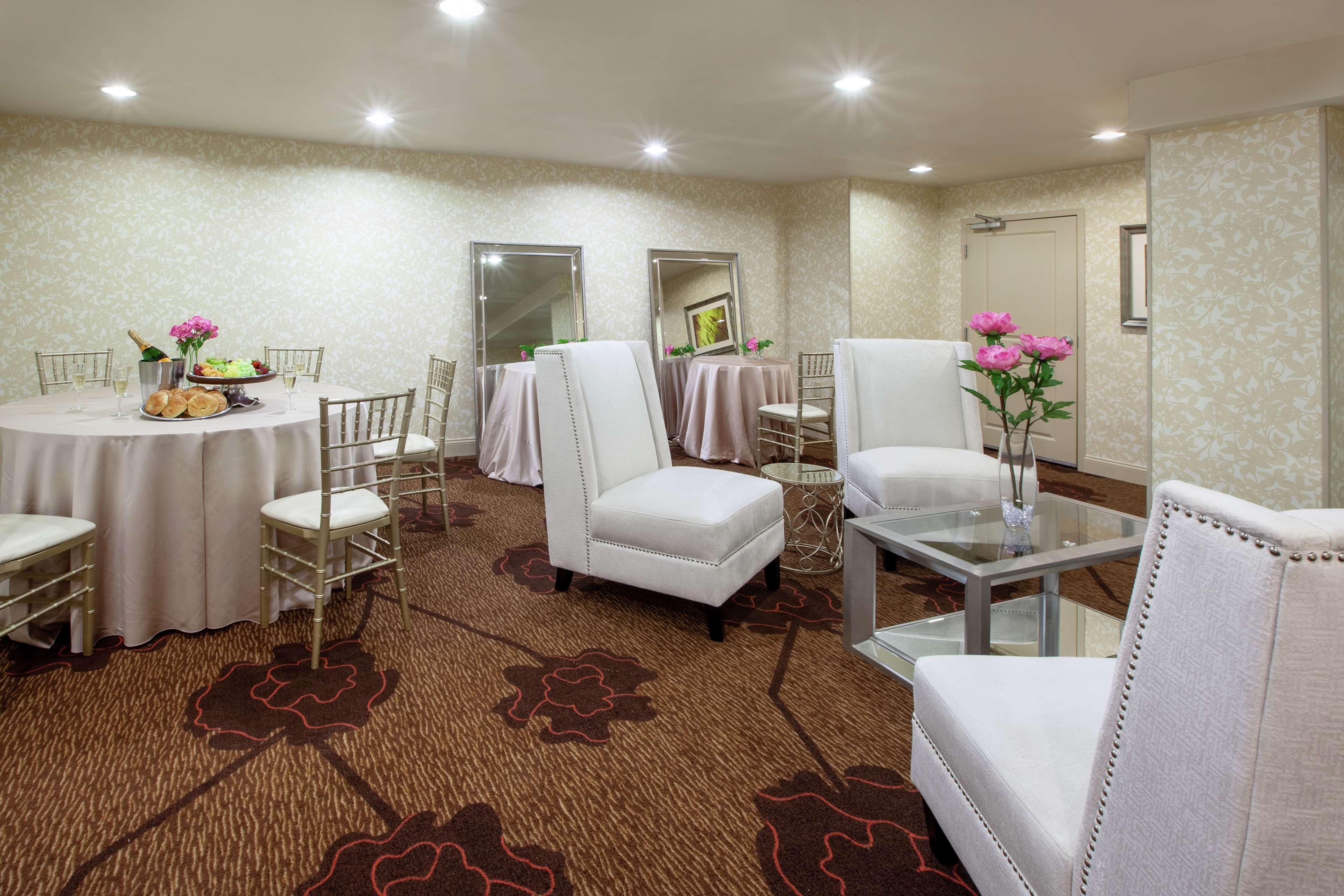 Hilton Garden Inn Pittsburgh University Place Extérieur photo