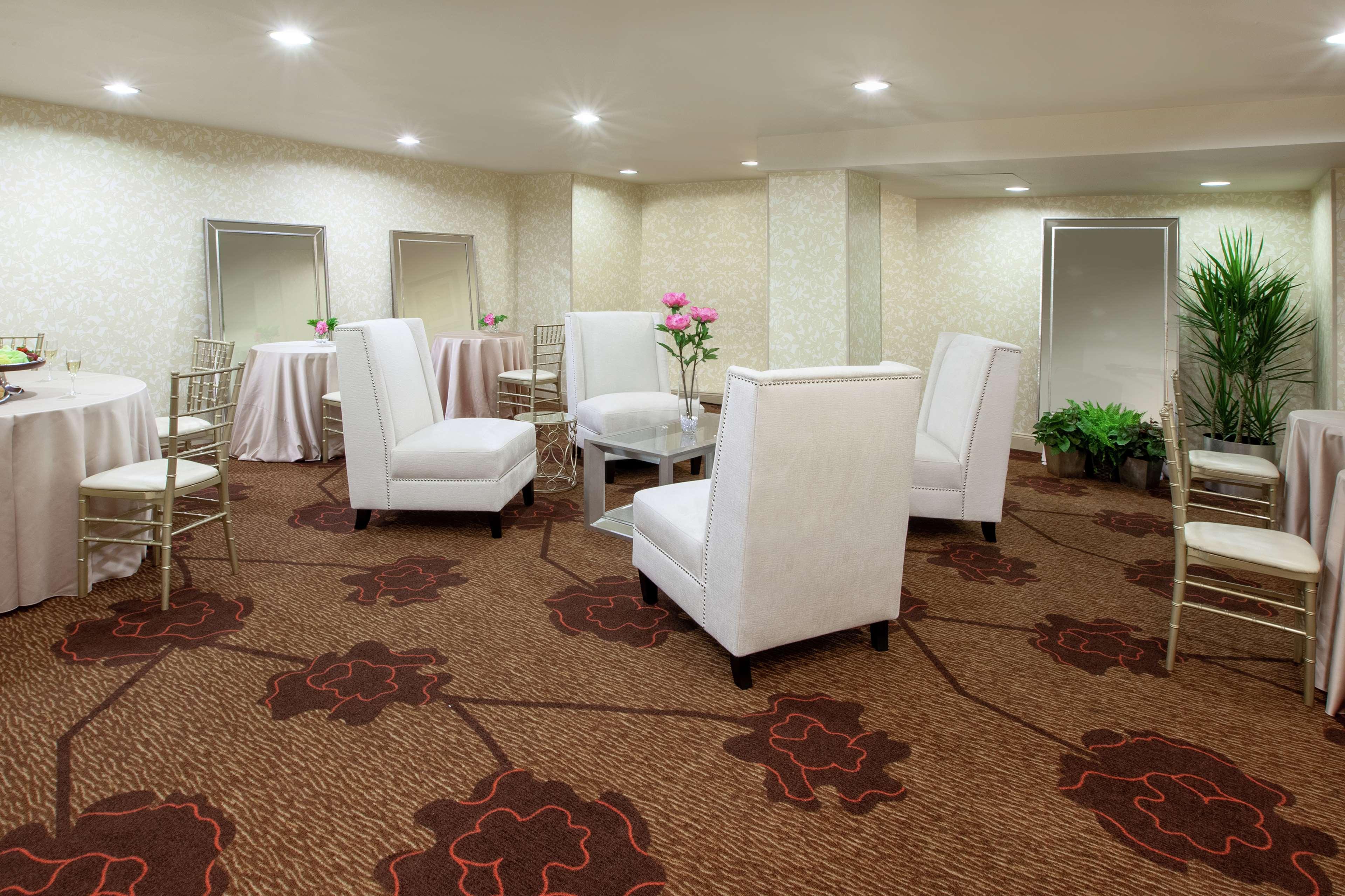 Hilton Garden Inn Pittsburgh University Place Extérieur photo
