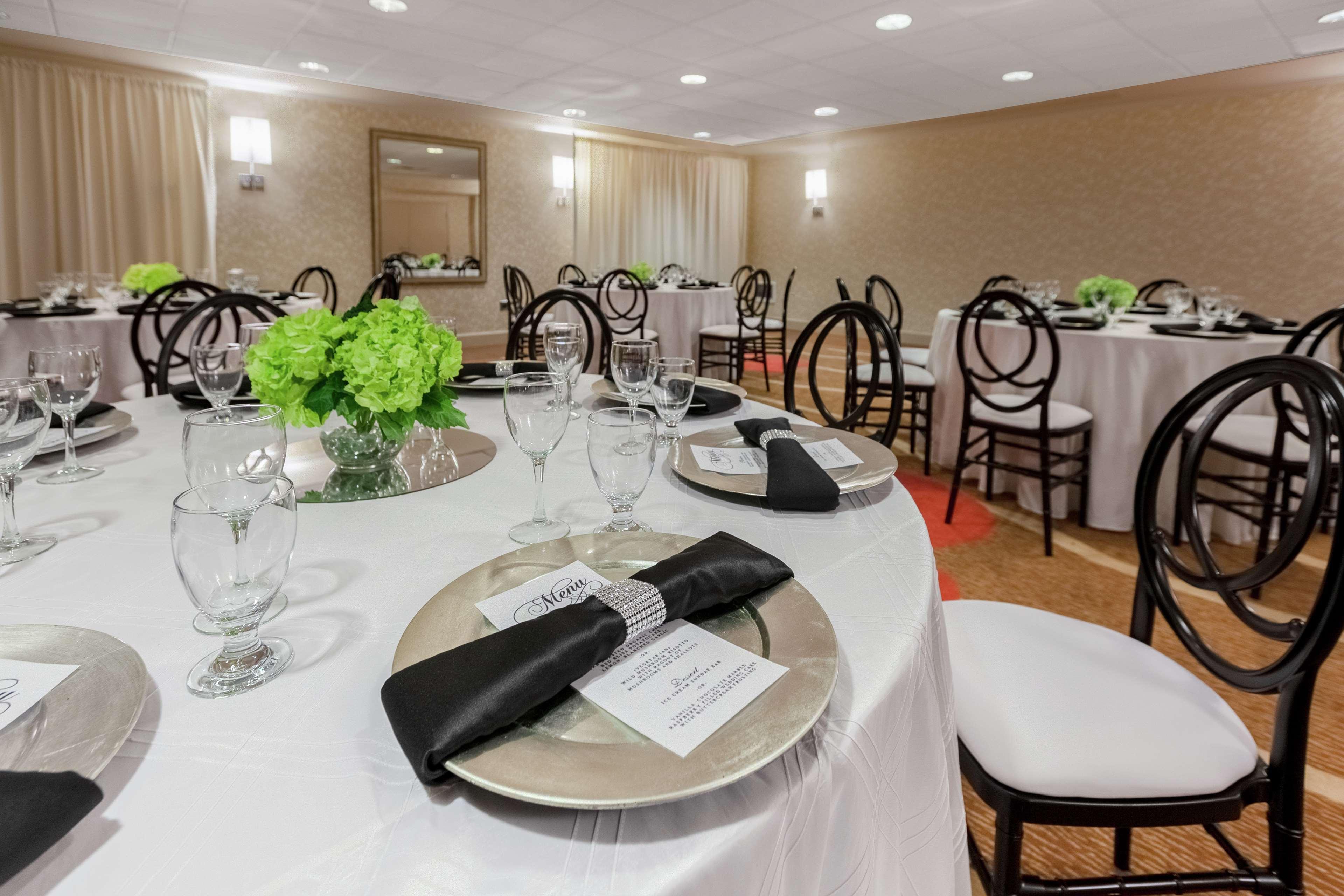 Hilton Garden Inn Pittsburgh University Place Extérieur photo