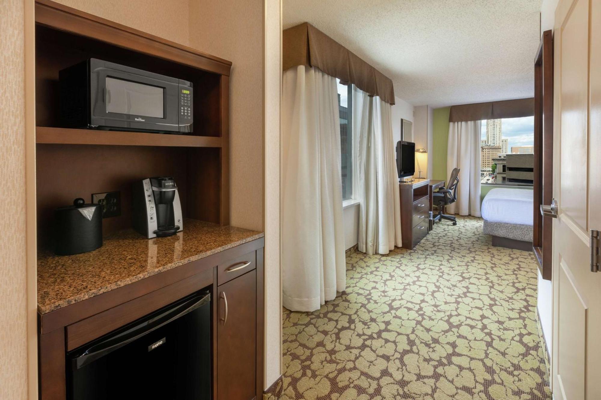 Hilton Garden Inn Pittsburgh University Place Extérieur photo