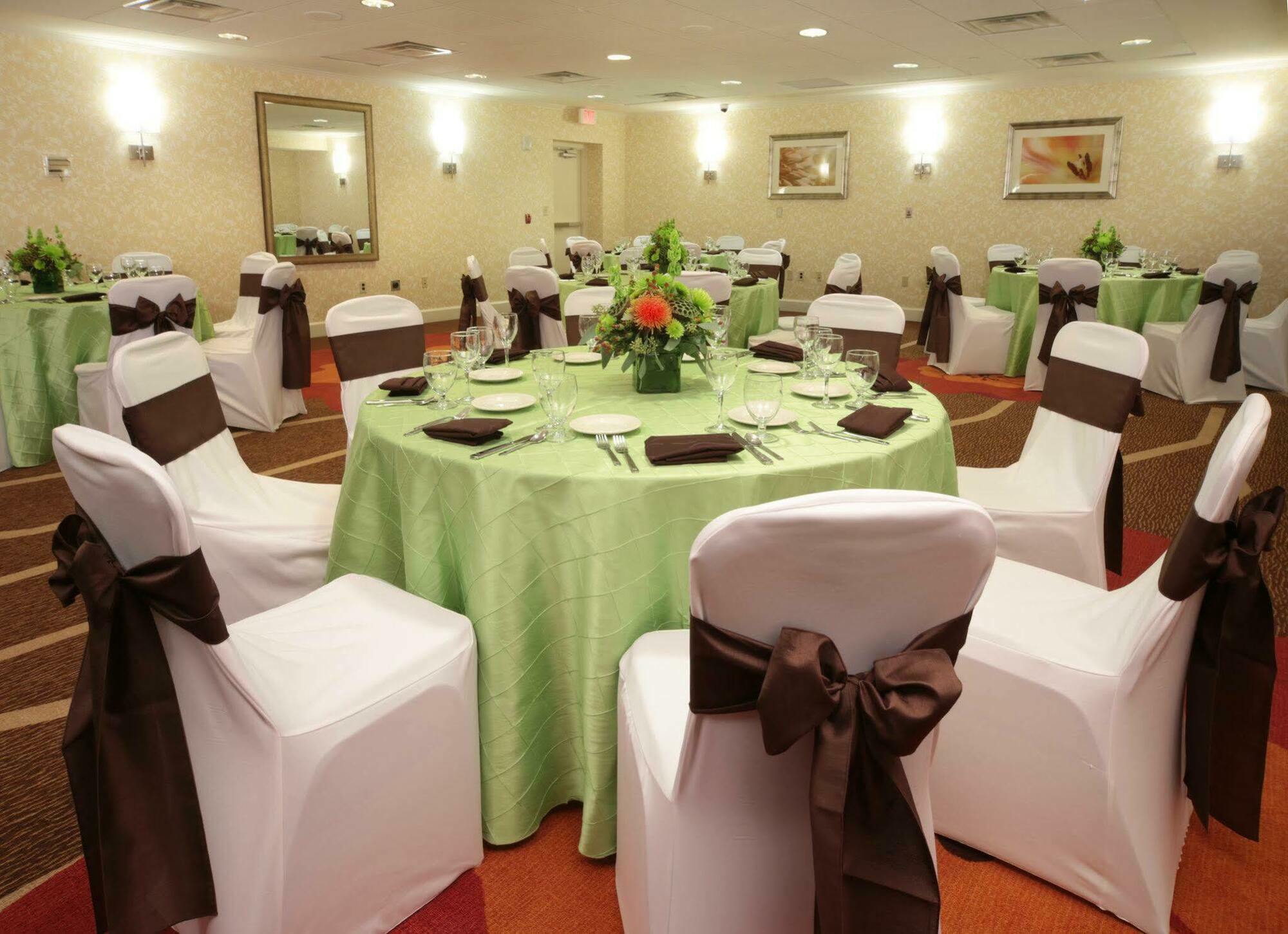 Hilton Garden Inn Pittsburgh University Place Restaurant photo